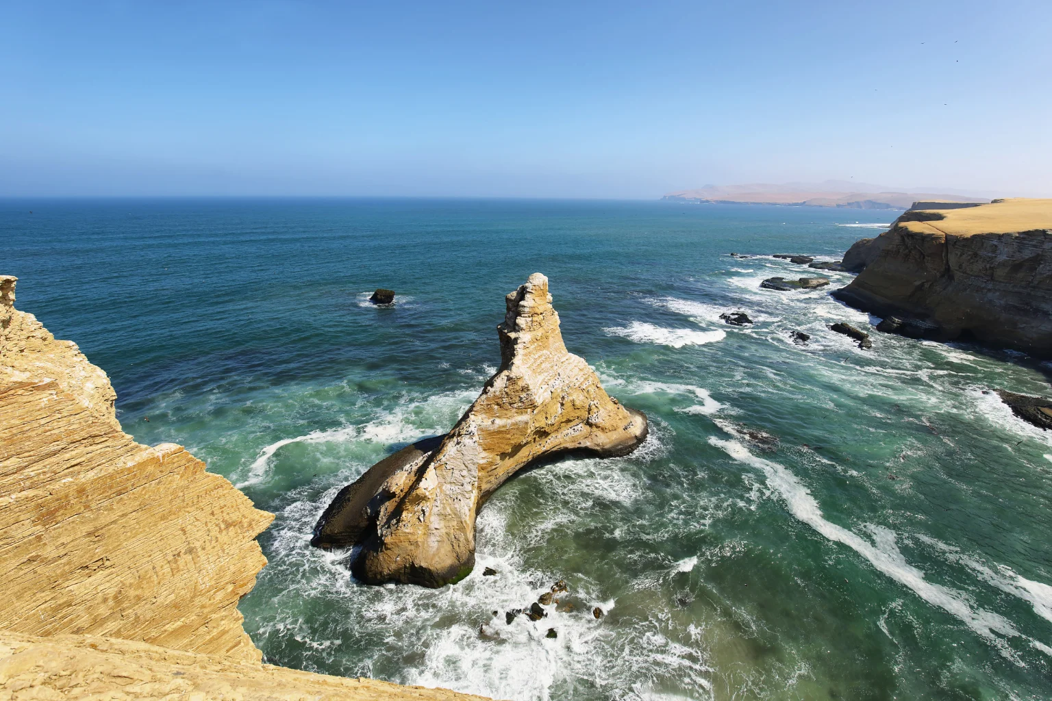 La Catedral Paracas National Reserve - Wayki Bus